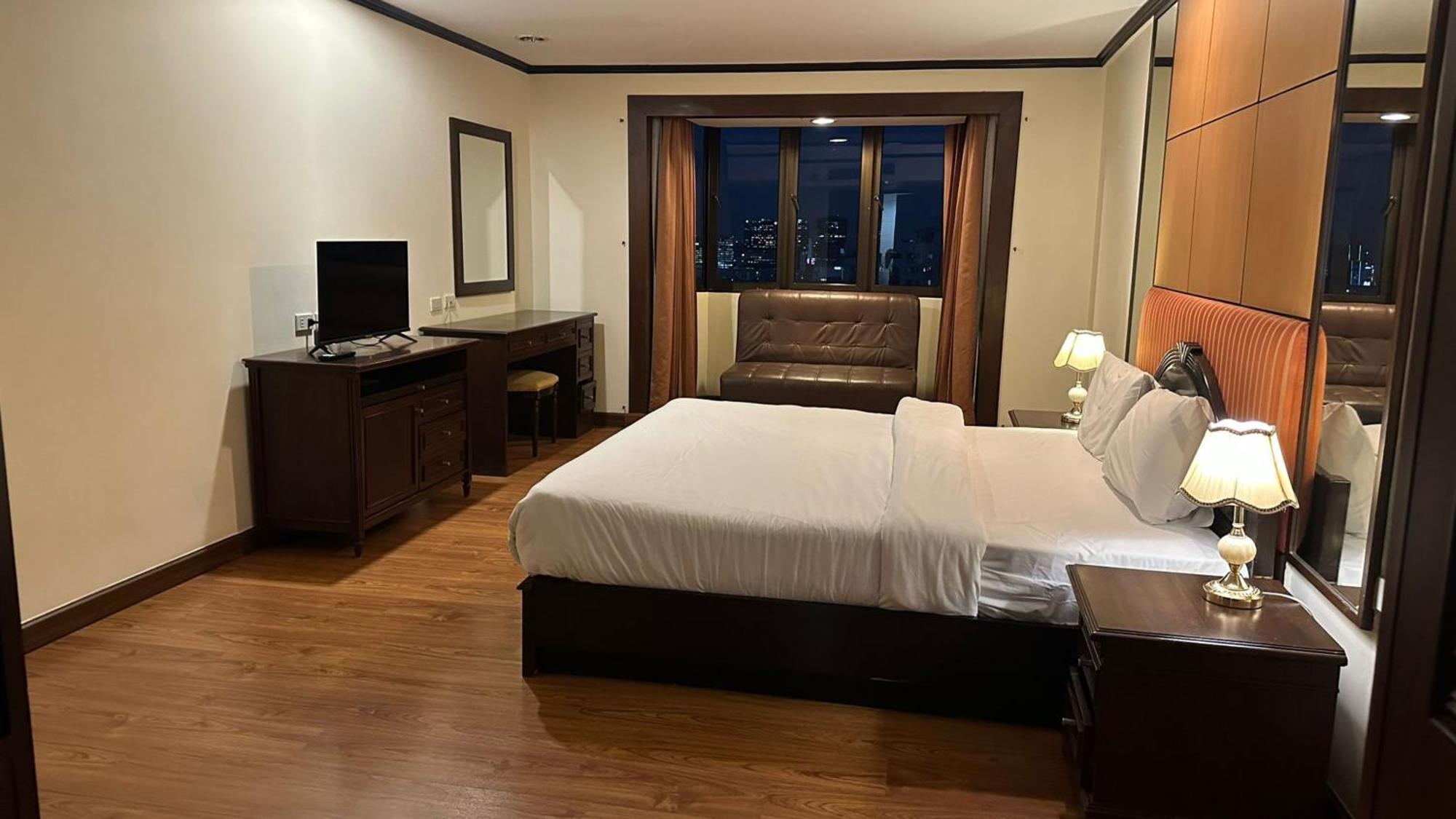Affordable Serviced Apartments In Nana Omni Tower - Prime Sukhumvit Location Bangkok Luaran gambar
