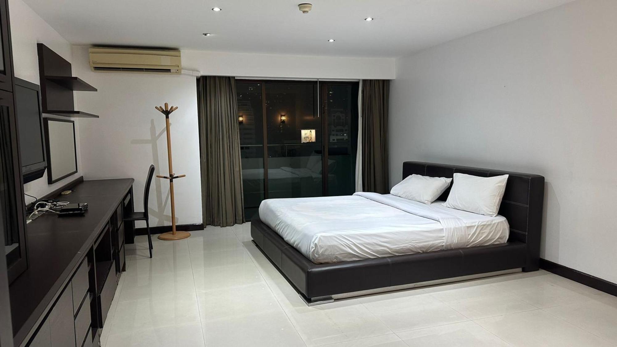 Affordable Serviced Apartments In Nana Omni Tower - Prime Sukhumvit Location Bangkok Luaran gambar