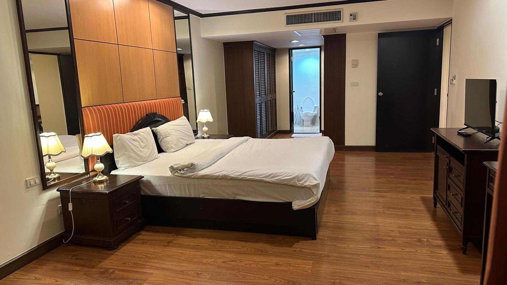 Affordable Serviced Apartments In Nana Omni Tower - Prime Sukhumvit Location Bangkok Luaran gambar