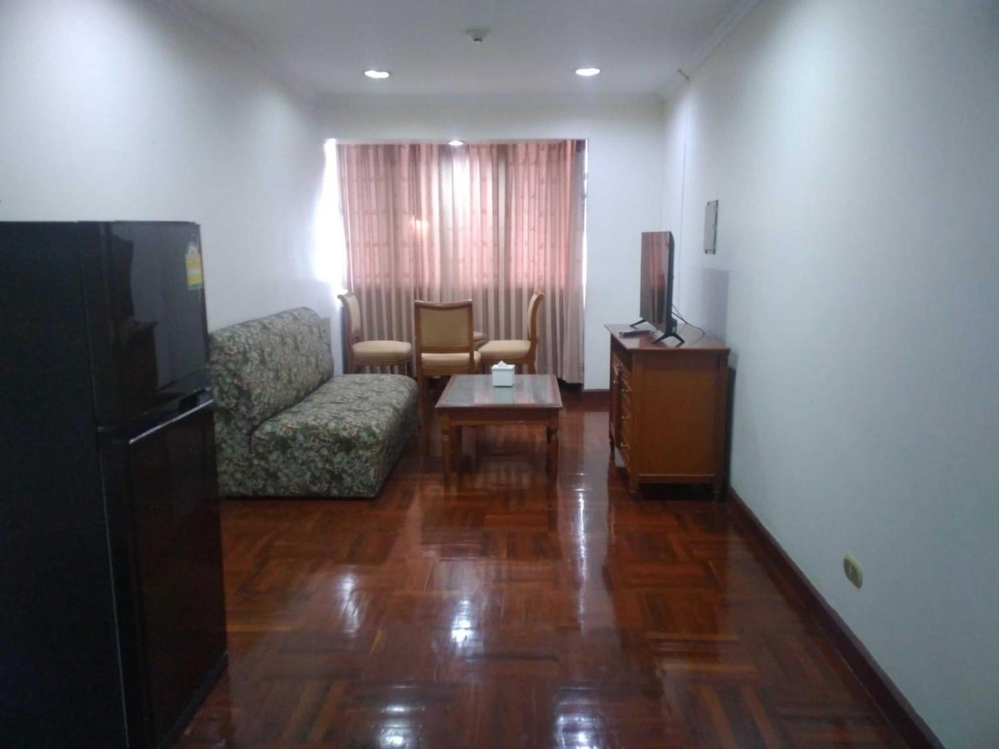 Affordable Serviced Apartments In Nana Omni Tower - Prime Sukhumvit Location Bangkok Luaran gambar