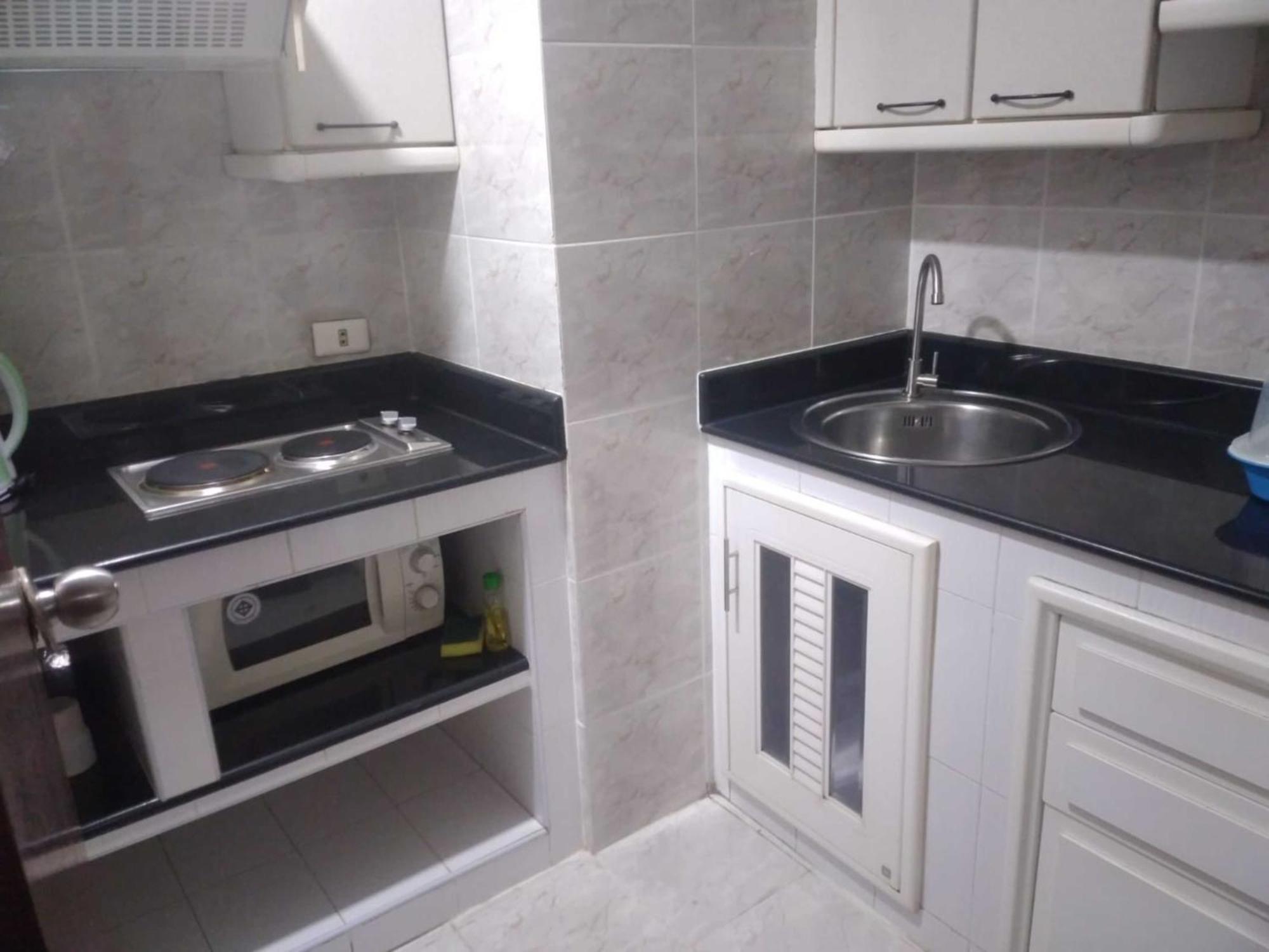 Affordable Serviced Apartments In Nana Omni Tower - Prime Sukhumvit Location Bangkok Luaran gambar