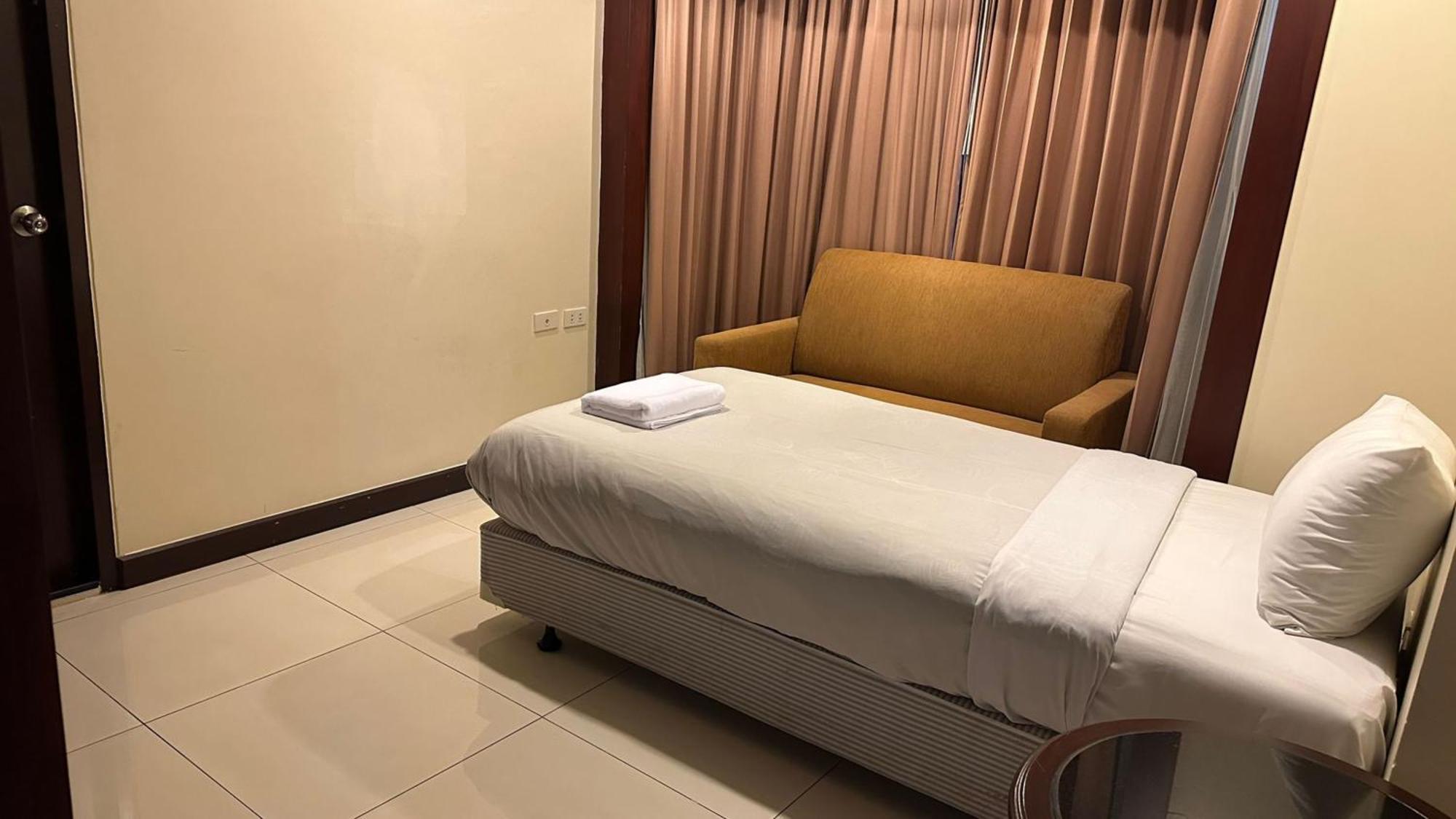 Affordable Serviced Apartments In Nana Omni Tower - Prime Sukhumvit Location Bangkok Luaran gambar