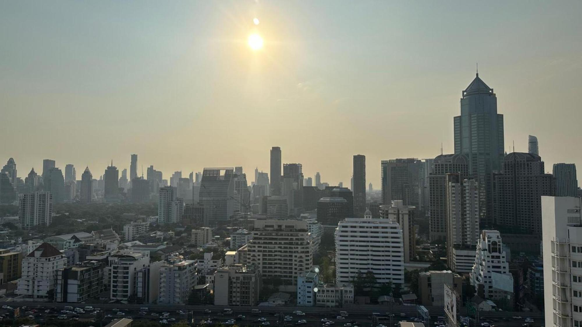 Affordable Serviced Apartments In Nana Omni Tower - Prime Sukhumvit Location Bangkok Luaran gambar