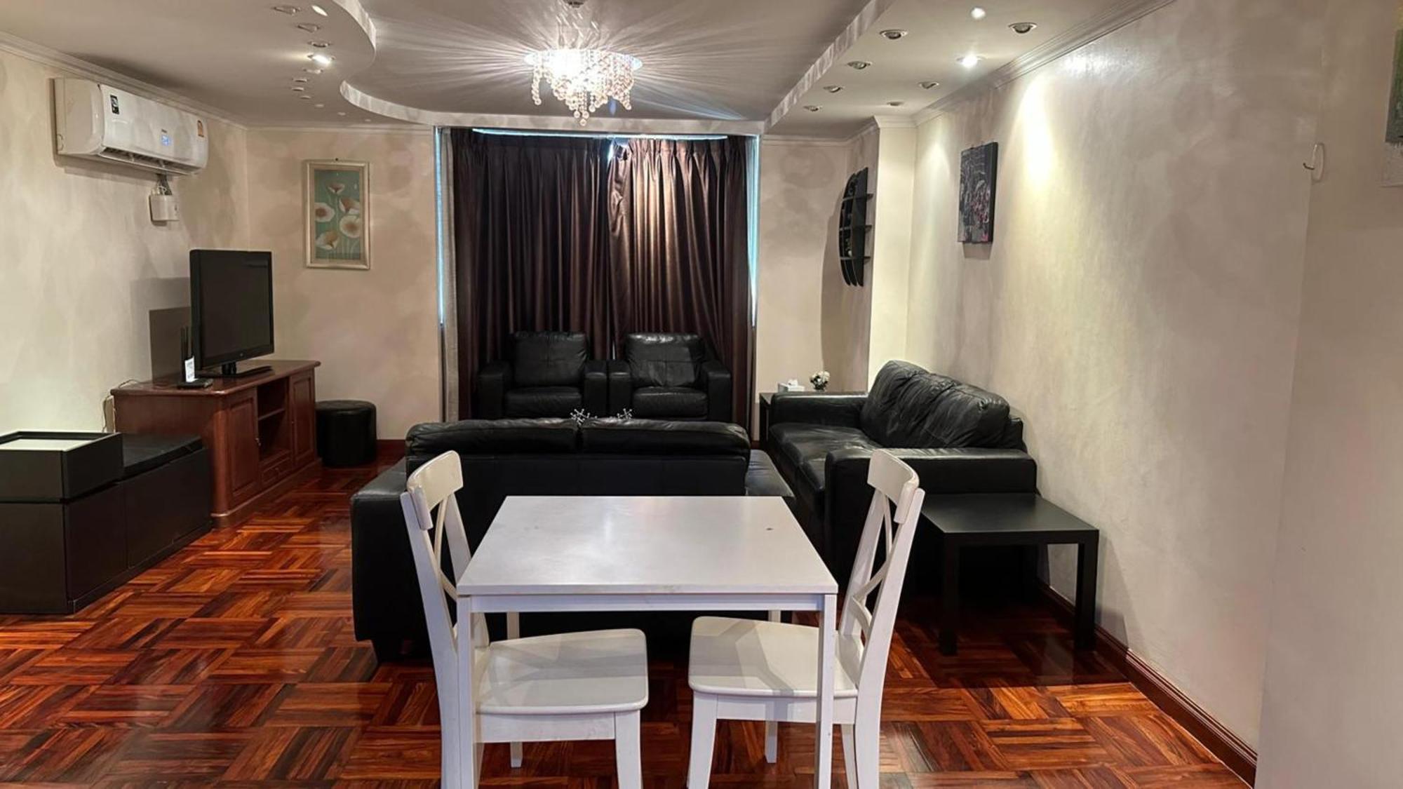 Affordable Serviced Apartments In Nana Omni Tower - Prime Sukhumvit Location Bangkok Luaran gambar