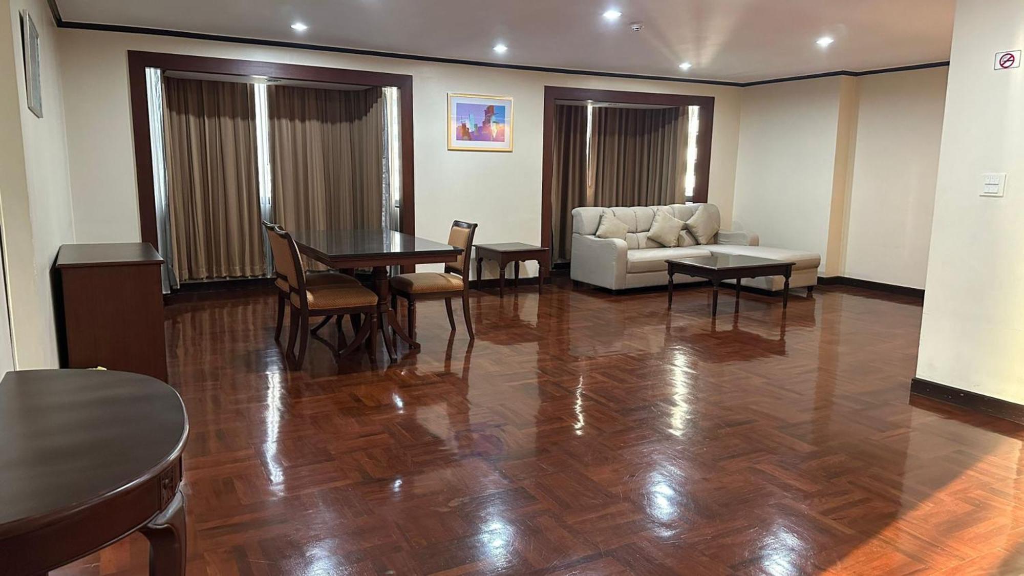 Affordable Serviced Apartments In Nana Omni Tower - Prime Sukhumvit Location Bangkok Luaran gambar