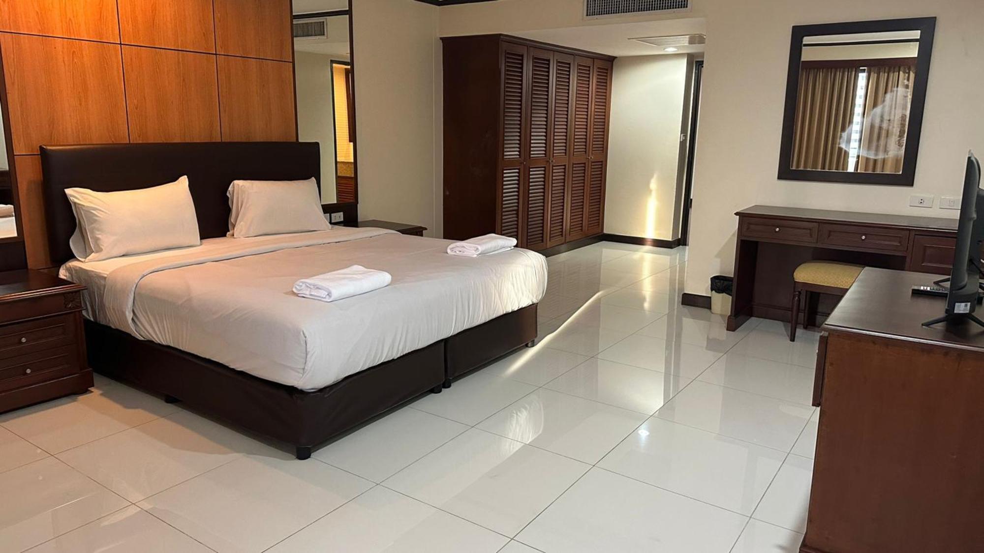 Affordable Serviced Apartments In Nana Omni Tower - Prime Sukhumvit Location Bangkok Luaran gambar