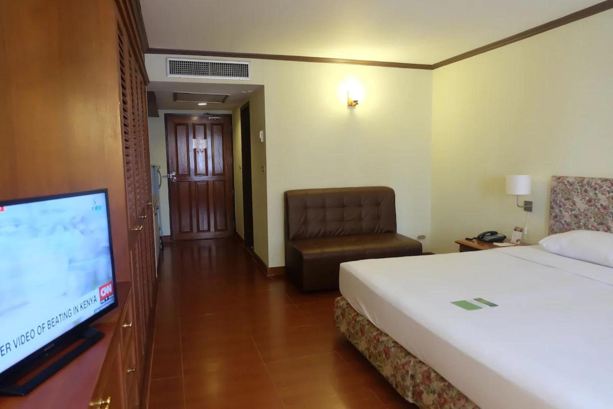 Affordable Serviced Apartments In Nana Omni Tower - Prime Sukhumvit Location Bangkok Luaran gambar