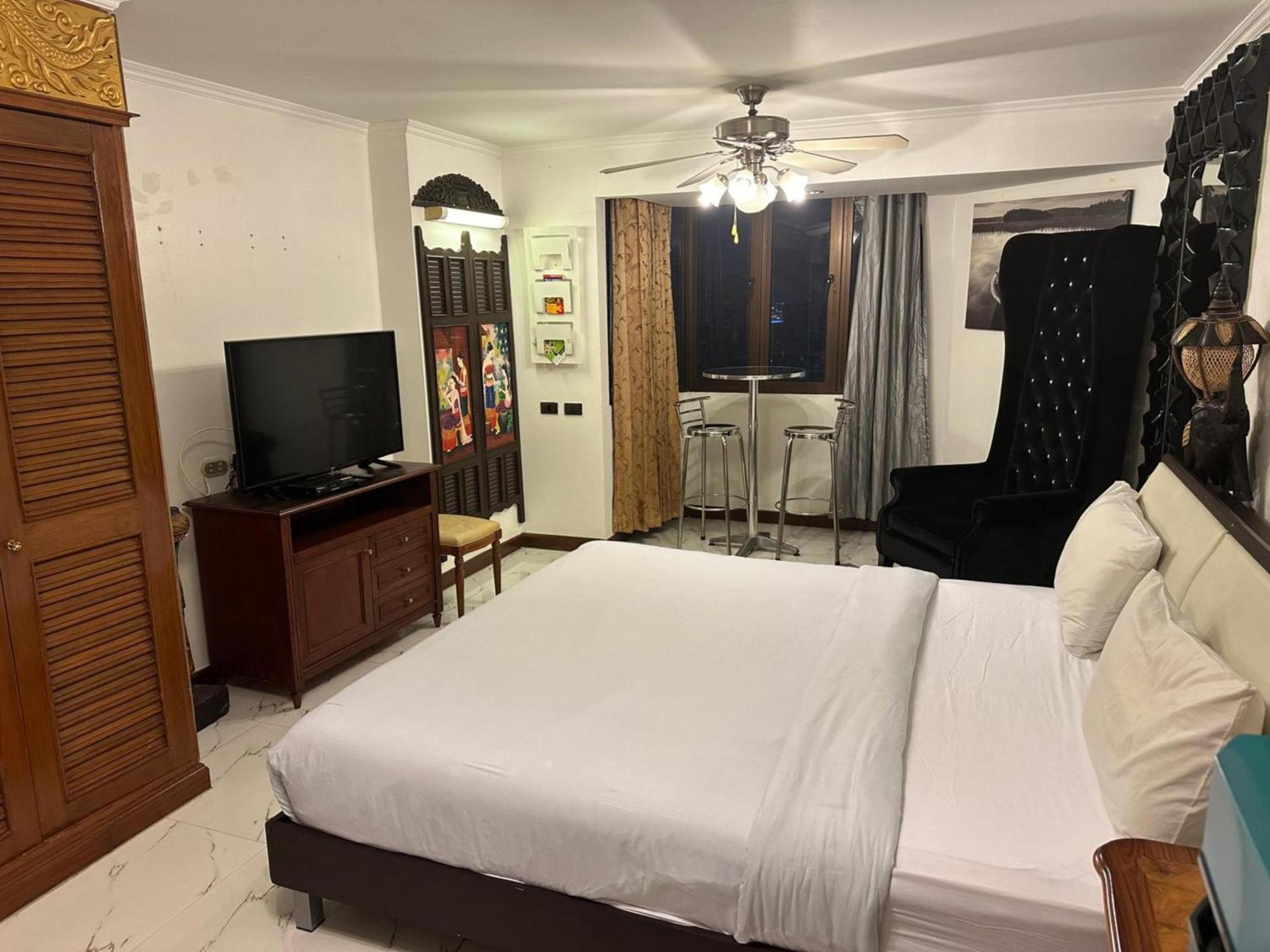 Affordable Serviced Apartments In Nana Omni Tower - Prime Sukhumvit Location Bangkok Luaran gambar