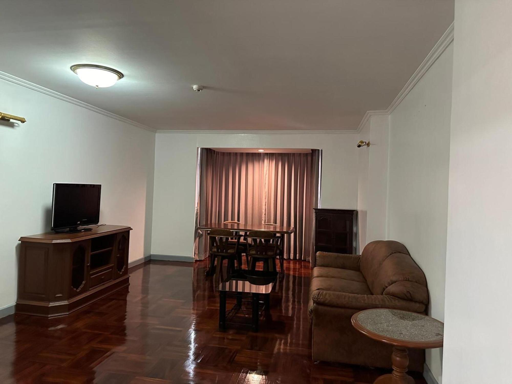 Affordable Serviced Apartments In Nana Omni Tower - Prime Sukhumvit Location Bangkok Luaran gambar