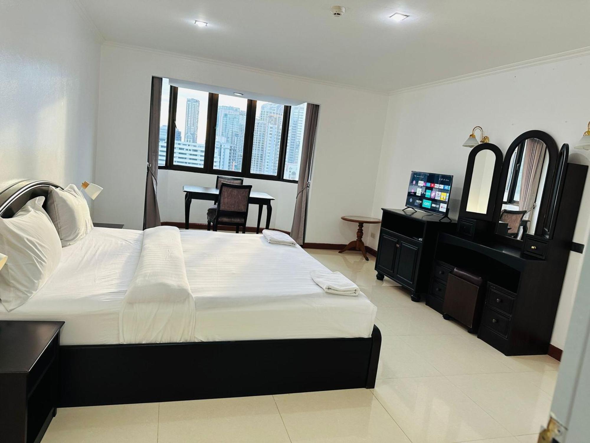 Affordable Serviced Apartments In Nana Omni Tower - Prime Sukhumvit Location Bangkok Luaran gambar