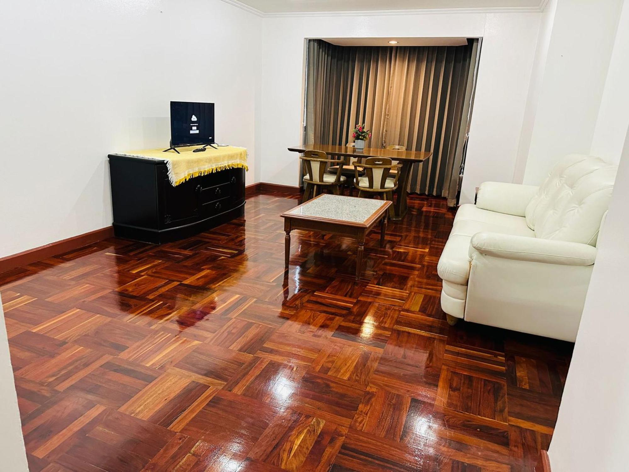 Affordable Serviced Apartments In Nana Omni Tower - Prime Sukhumvit Location Bangkok Luaran gambar