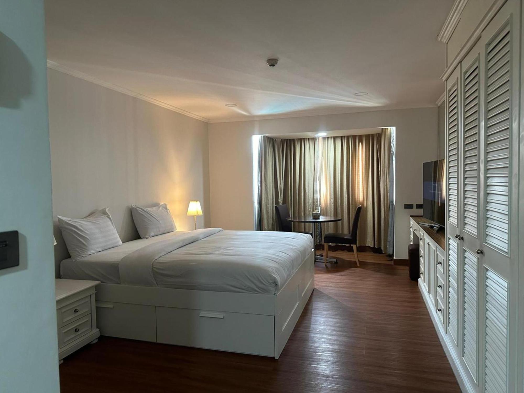 Affordable Serviced Apartments In Nana Omni Tower - Prime Sukhumvit Location Bangkok Luaran gambar