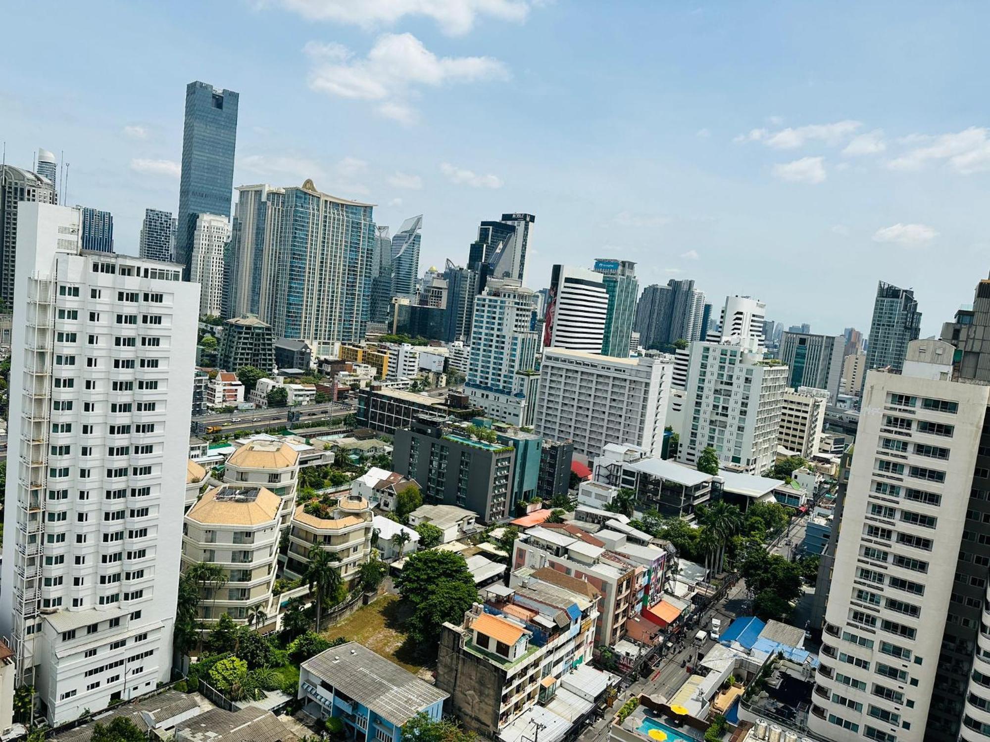 Affordable Serviced Apartments In Nana Omni Tower - Prime Sukhumvit Location Bangkok Luaran gambar