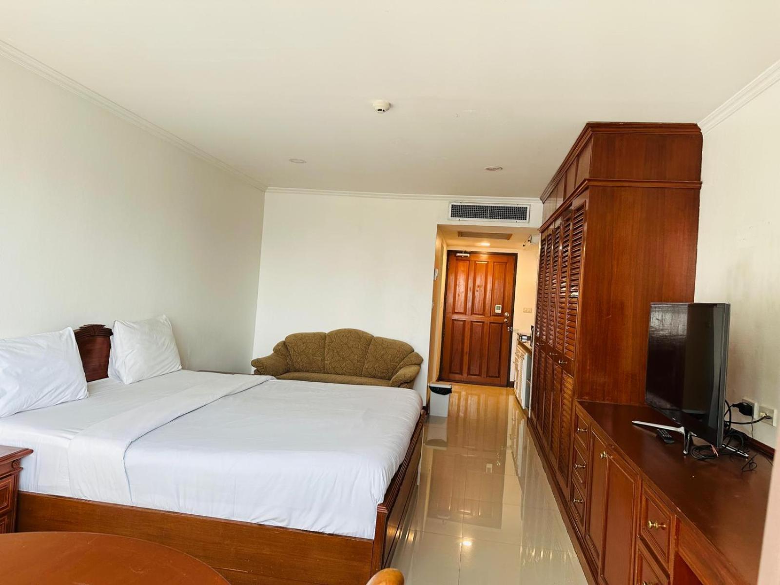 Affordable Serviced Apartments In Nana Omni Tower - Prime Sukhumvit Location Bangkok Luaran gambar