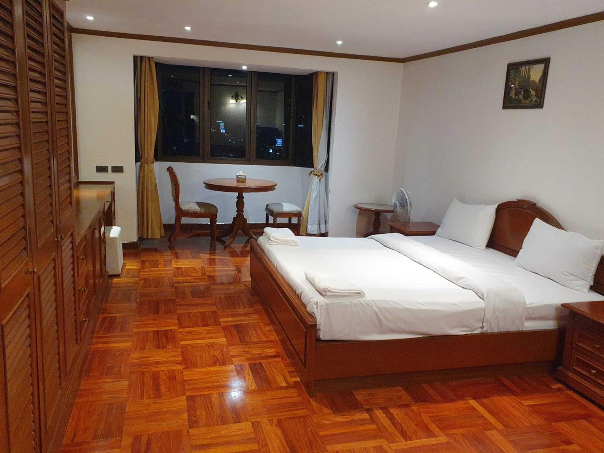 Affordable Serviced Apartments In Nana Omni Tower - Prime Sukhumvit Location Bangkok Luaran gambar