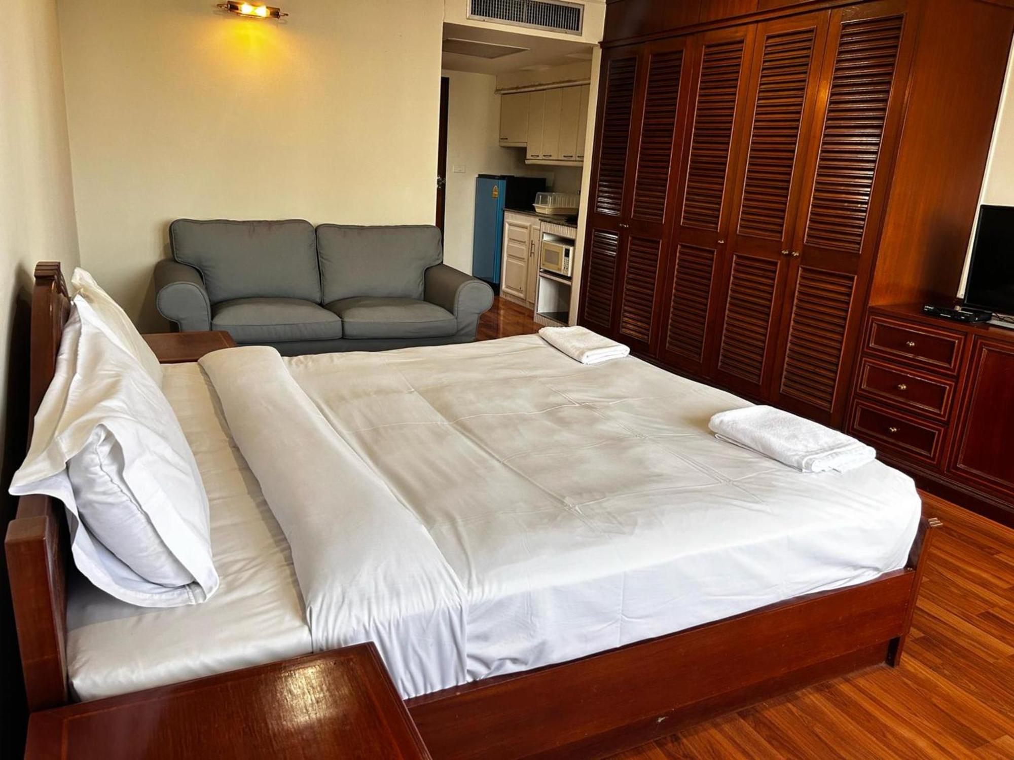Affordable Serviced Apartments In Nana Omni Tower - Prime Sukhumvit Location Bangkok Luaran gambar
