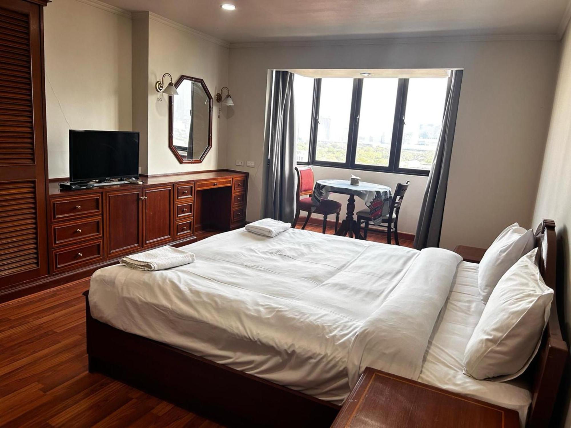Affordable Serviced Apartments In Nana Omni Tower - Prime Sukhumvit Location Bangkok Luaran gambar